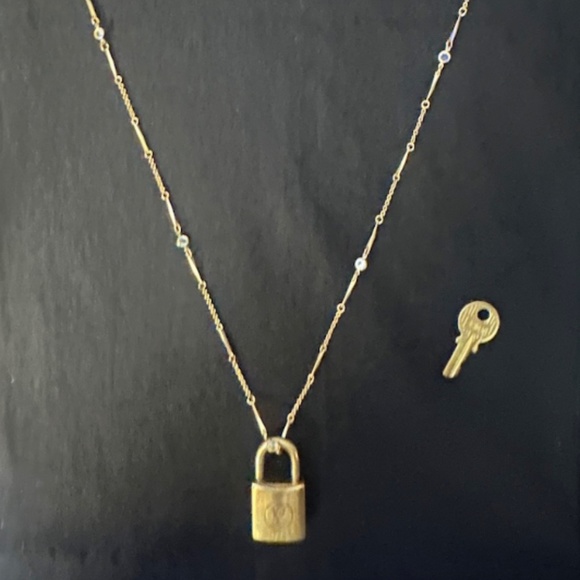 ✨Authentic Louis Vuitton Padlock & Key Necklace on 23” Chain - Picture 2 of 8